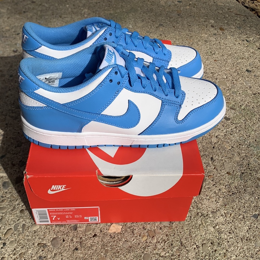 NEW Nike Dunk Low University Blue UNC 7Y/8.5 women - Picture 5 of 17